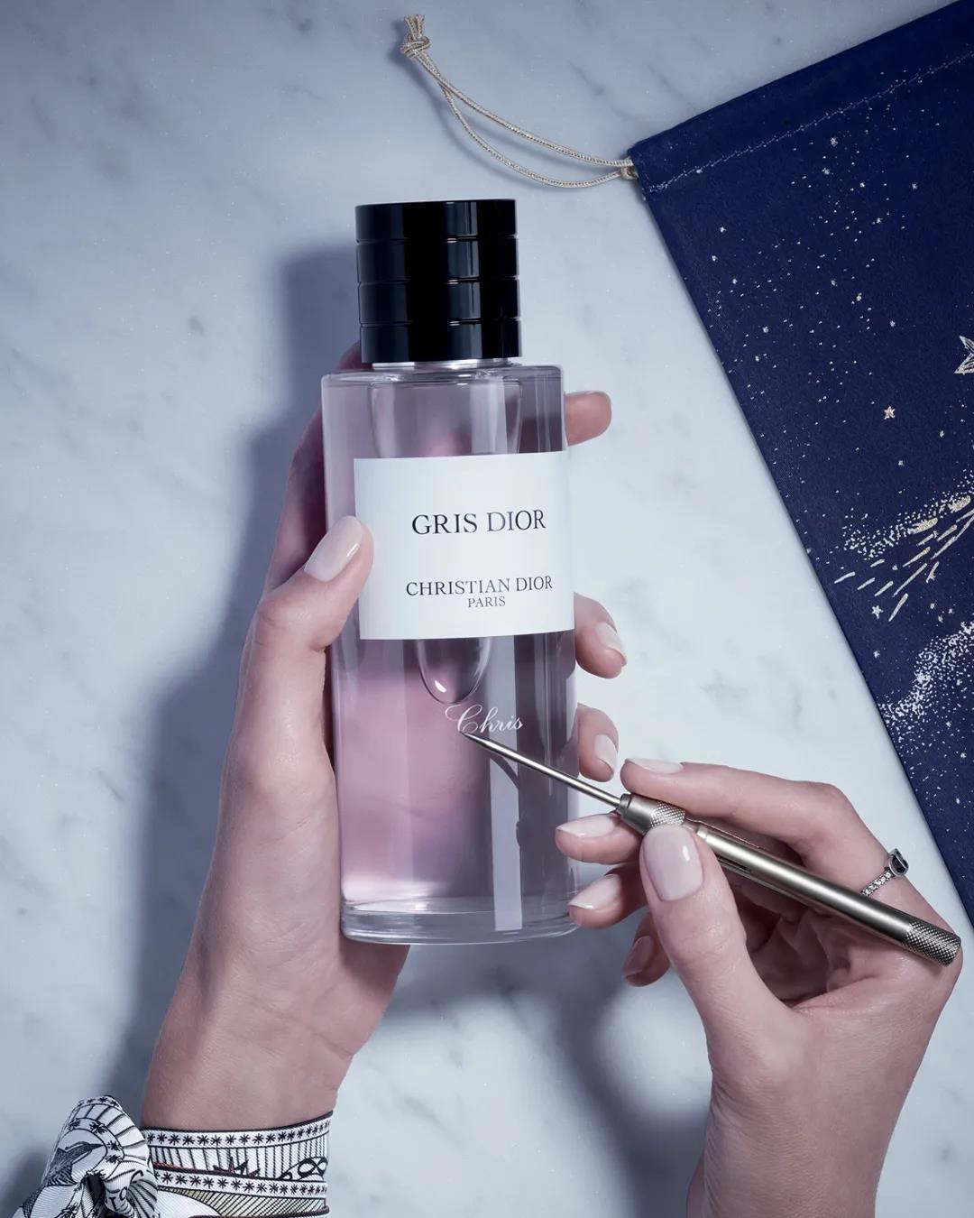 迪奧香水包裝設(shè)計(jì)，尊享藝術(shù)，完美呈現(xiàn)